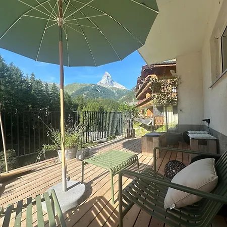 アパート With Matterhorn View *